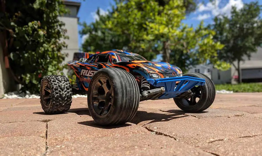 Traxxas Rustler VXL with RPM front bumper