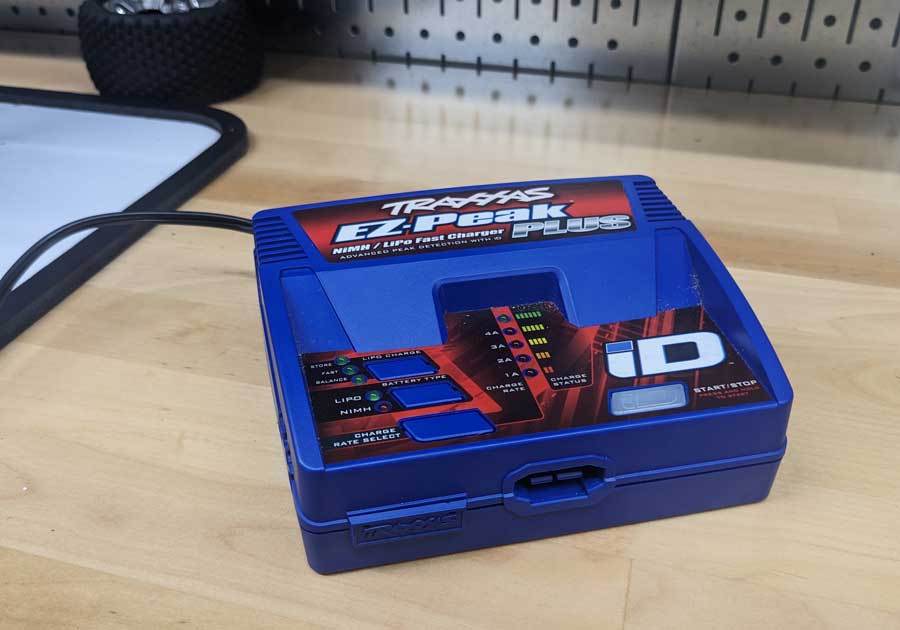 Traxxas EZ-Peak Plus battery charger